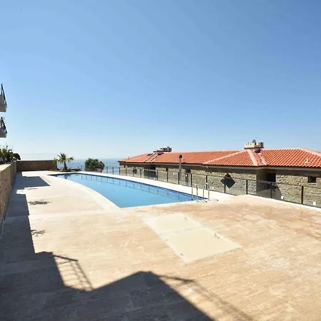 Hotel Limnos *